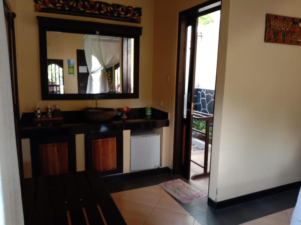 Tirta Sari Bungalow Hotel Pemuteran  Ngoại thất bức ảnh